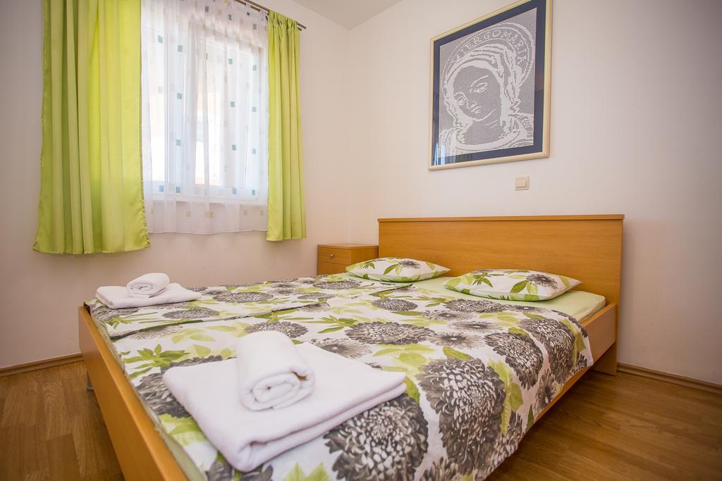 Apartments Mira Kaštela 外观 照片